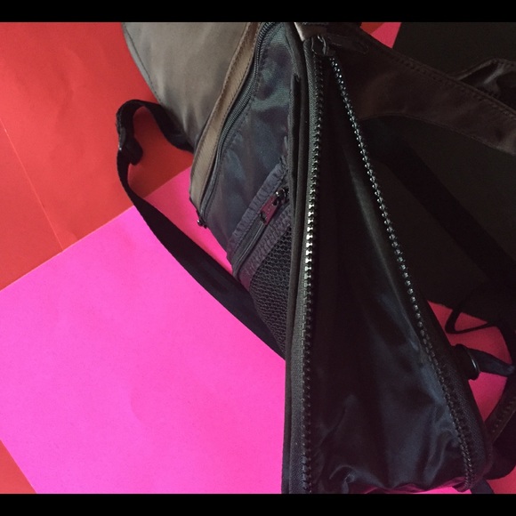 Darkine back pack cross body - Picture 5 of 7